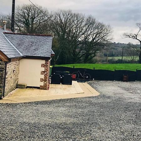 Charmante longère située au cœur du Finistère Le Trehou Esterno foto